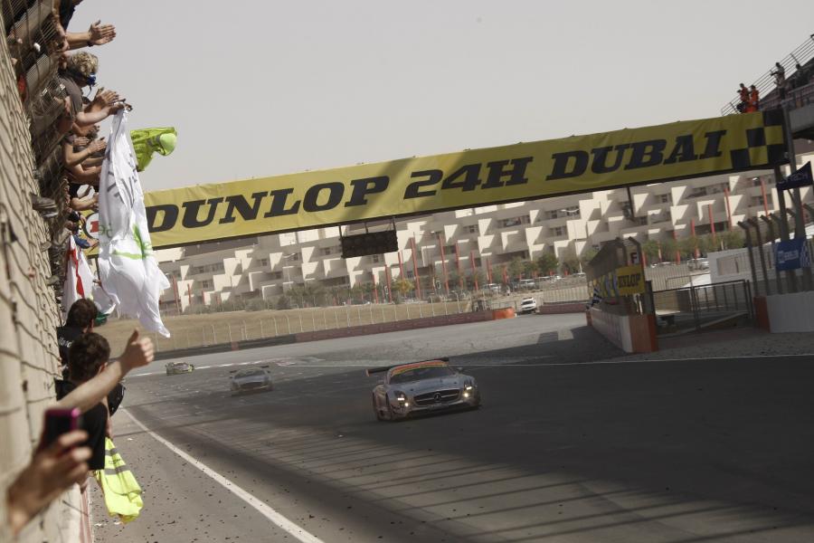 Mercedes-Benz SLS AMG GT3 24h Dubai 2011 года  (фото 9 из 20)